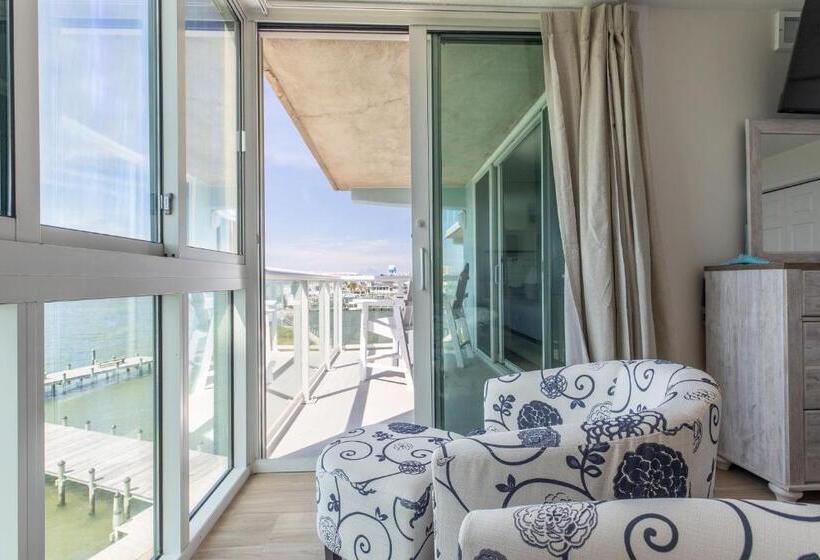 آپارتمان لوکس 2 خوابه, Bay Club Resort