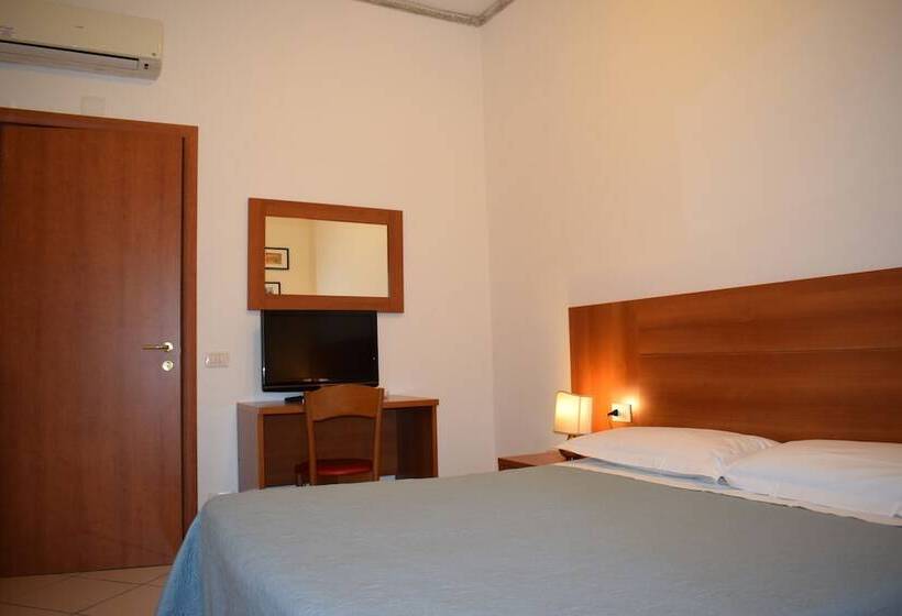 اتاق استاندارد چهار تخته, Dalmazia