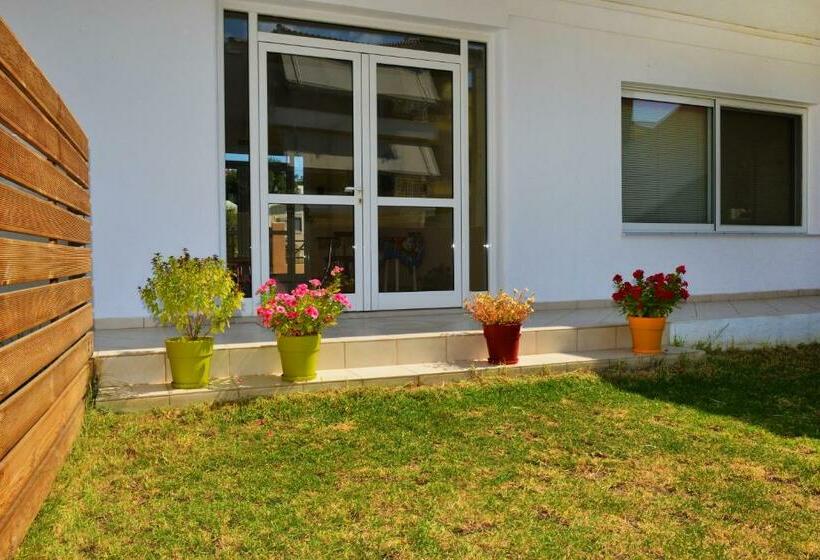 اتاق استاندارد, Despoina