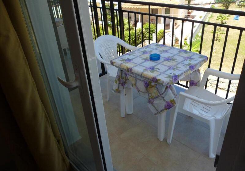 اتاق استاندارد, Despoina