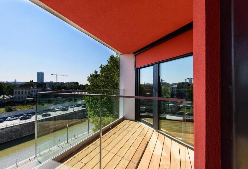 スイート(家族用), Belvue