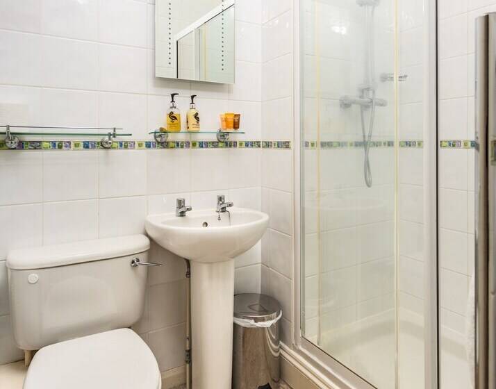 غرفة قياسية, Inn In The Park