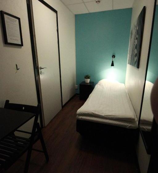 اتاق یک نفره پایه با سرویس بهداشتی مشترک, L Centralstation