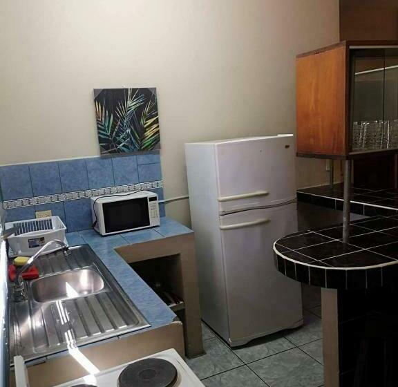 침실 1개 주택, Nany