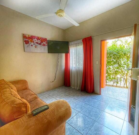 침실 1개 주택, Nany