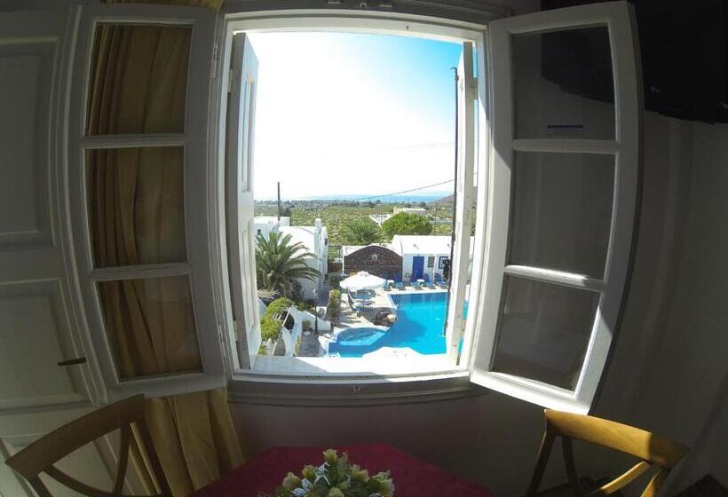 Suite Vue Mer, Rodakas