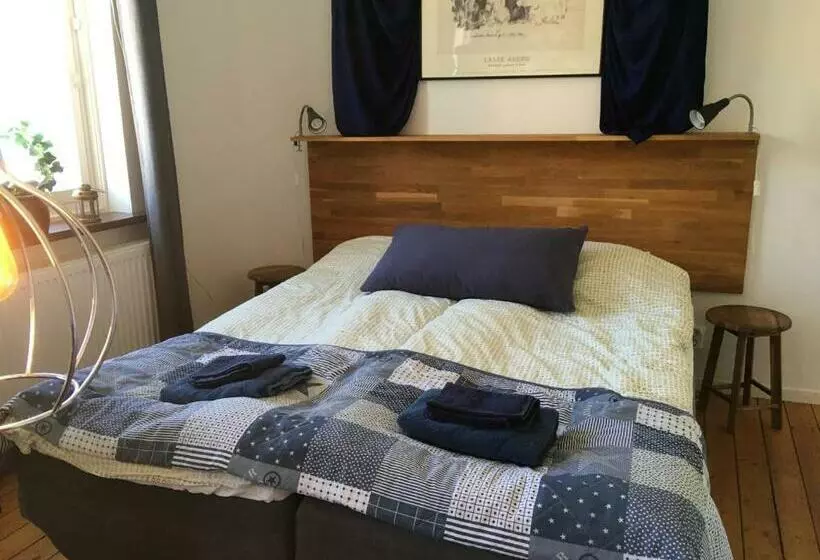 バス共有のスタンダードルーム, Sveriges Minsta Hotell! Hôtel Gruyère