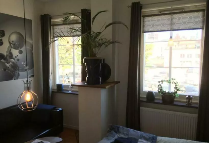 バス共有のスタンダードルーム, Sveriges Minsta Hotell! Hôtel Gruyère