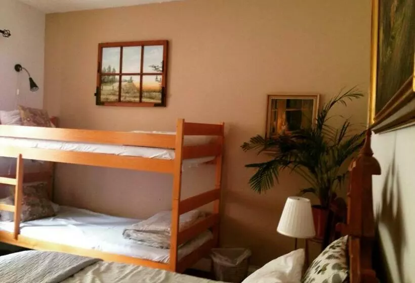 浴室共有ファミリールーム, Sveriges Minsta Hotell! Hôtel Gruyère