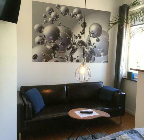 带共用浴室的标准房间, Sveriges Minsta Hotell! Hôtel Gruyère