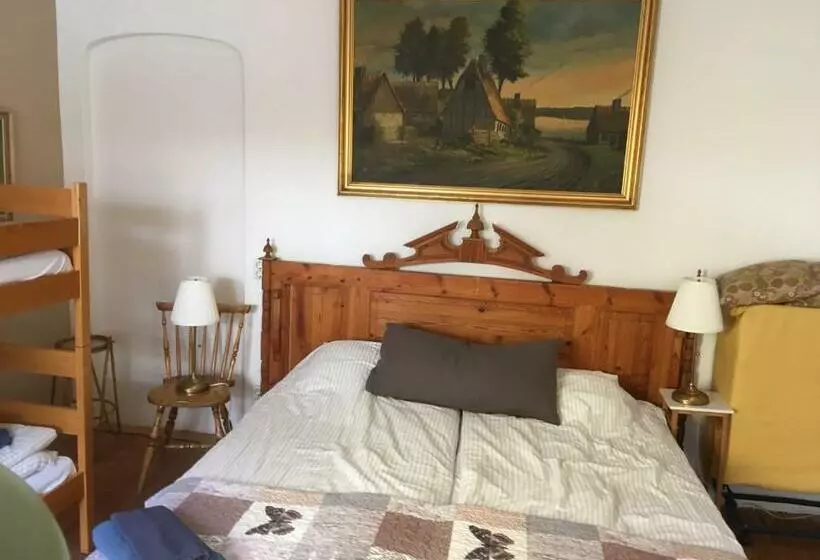 浴室共有ファミリールーム, Sveriges Minsta Hotell! Hôtel Gruyère