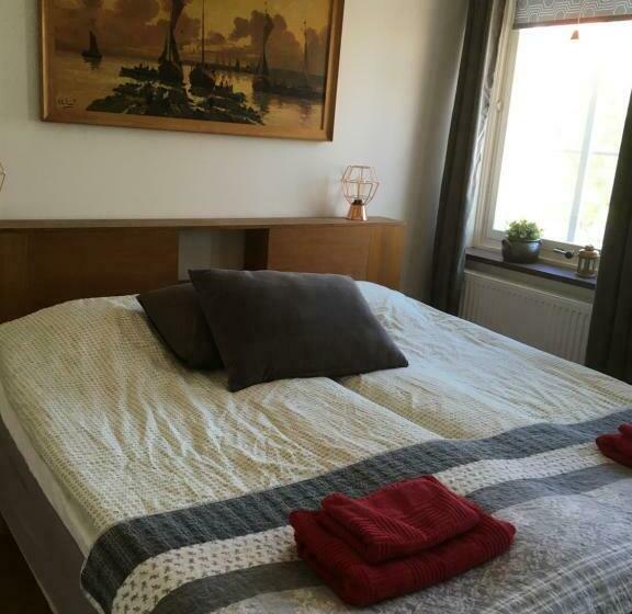 带共用浴室的标准房间, Sveriges Minsta Hotell! Hôtel Gruyère