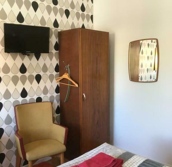 Номер Стандарт Совместная Ванная, Sveriges Minsta Hotell! Hôtel Gruyère