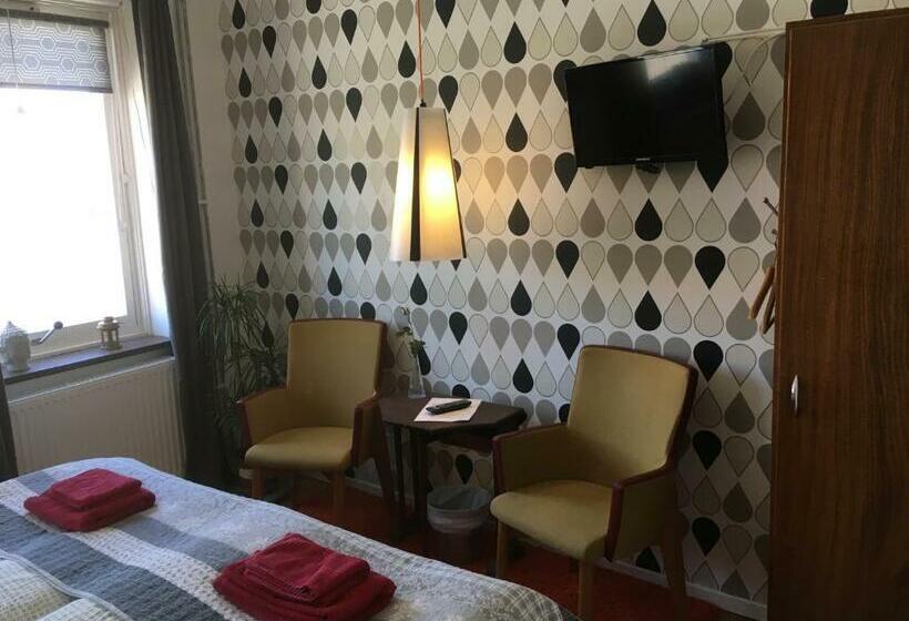 带共用浴室的标准房间, Sveriges Minsta Hotell! Hôtel Gruyère