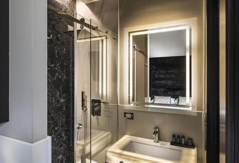 חדר סופריור, The Glam