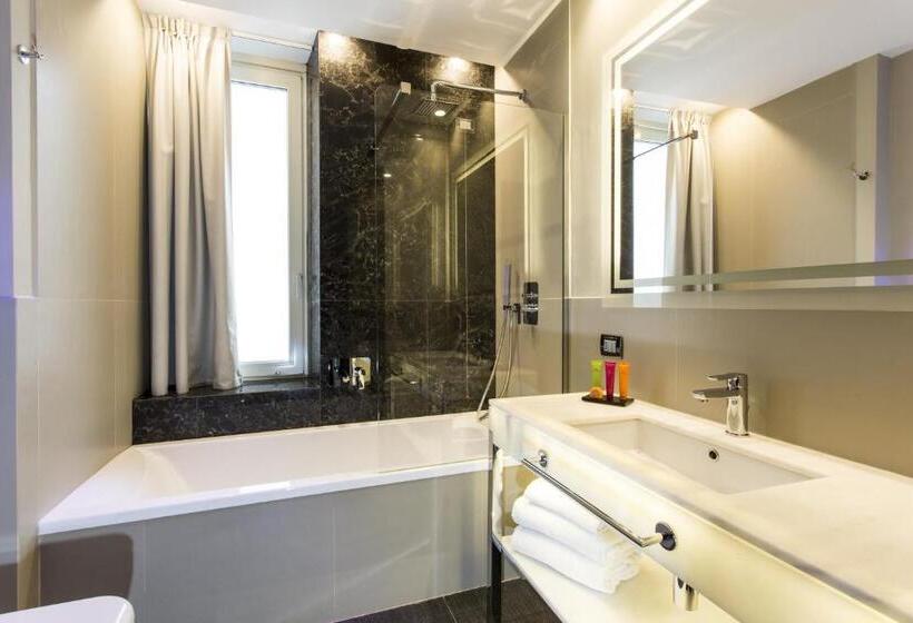 חדר משפחתי, The Glam