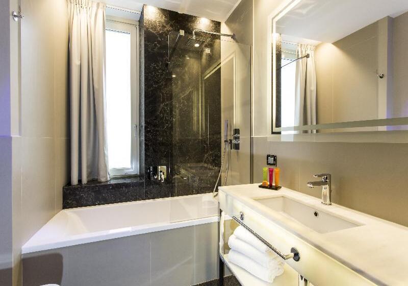 חדר סופריור, The Glam