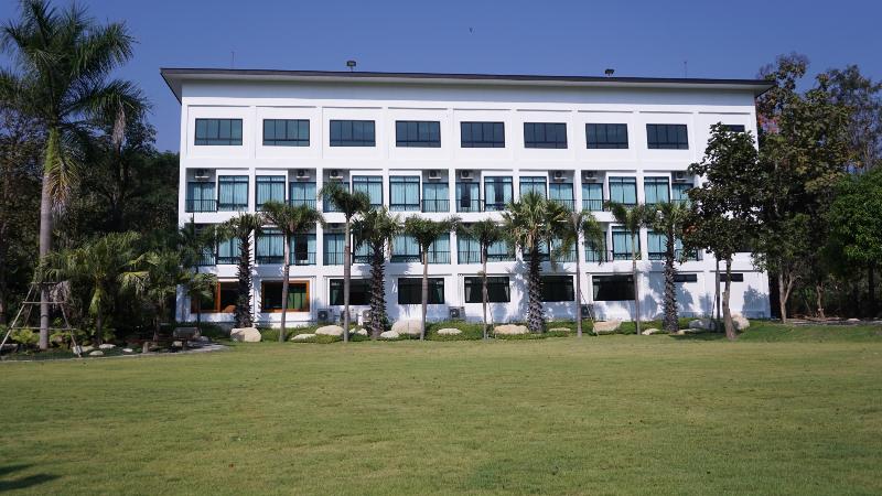 חדר סופריור, The Glam