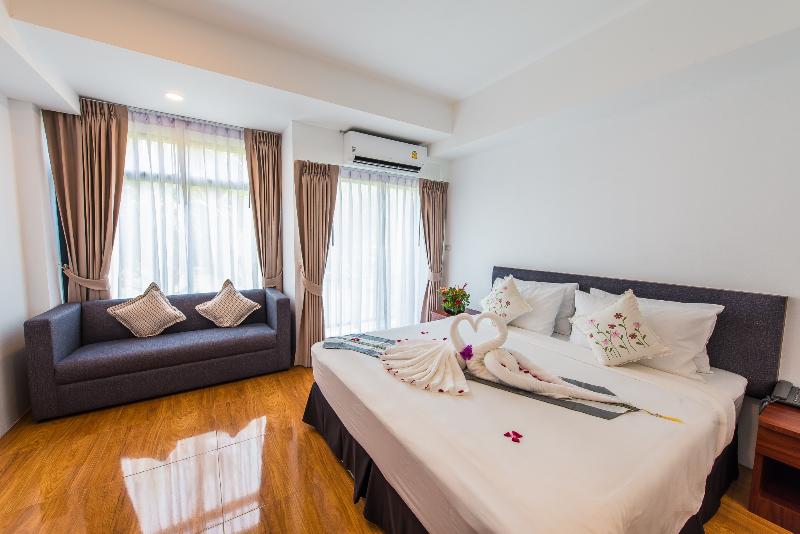 חדר סופריור, The Glam