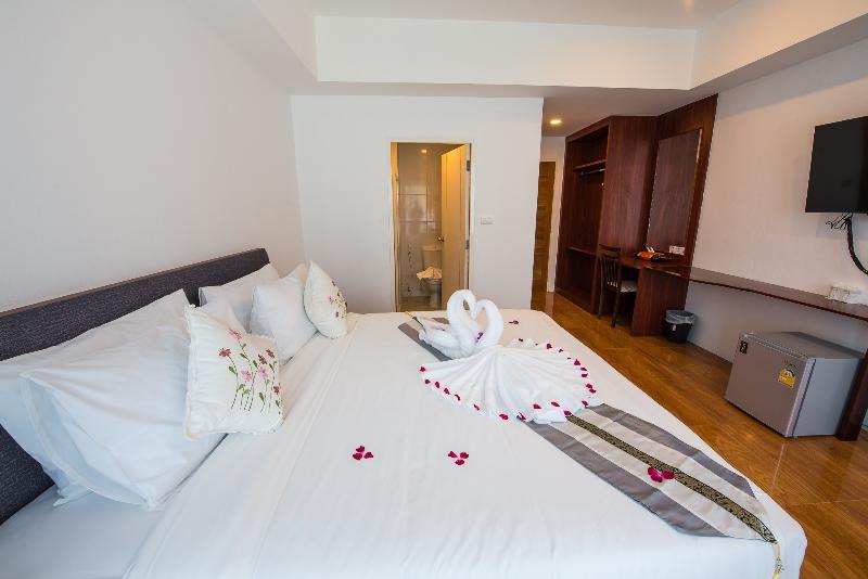 חדר סופריור, The Glam