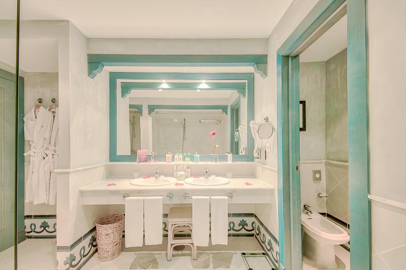 חדר קלאסי, The Glam