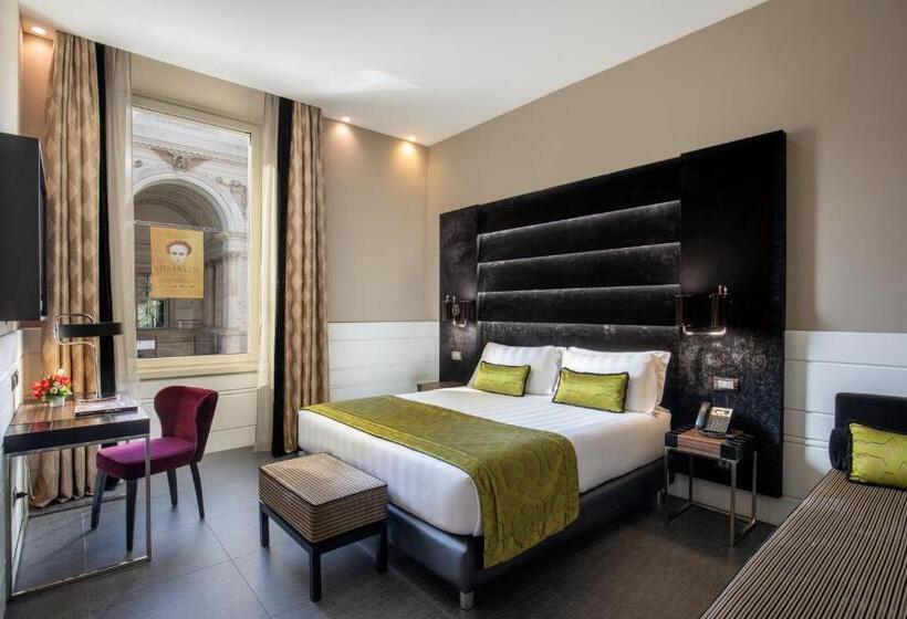 חדר דלוקס לשלושה, The Glam