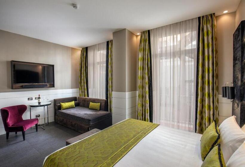 חדר משפחתי, The Glam