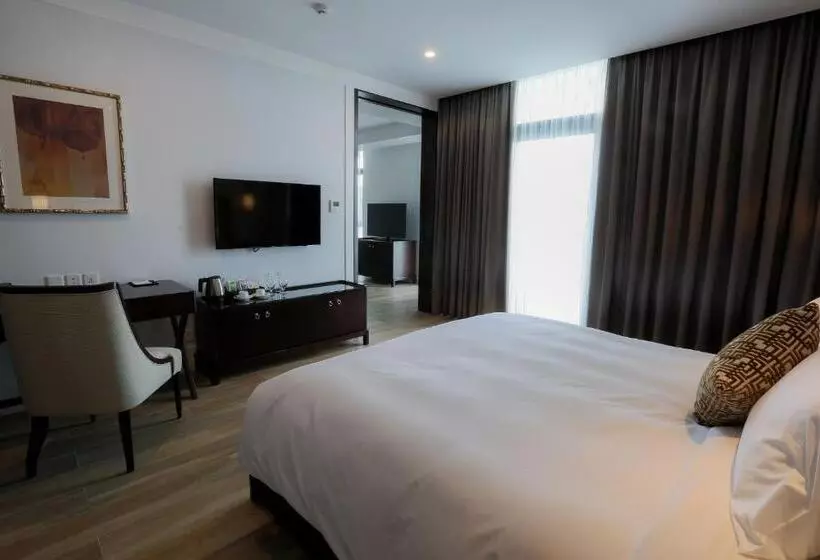 سوییت جونیور, Montgomerie Links Hotel & Villas