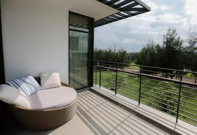 سوییت, Montgomerie Links Hotel & Villas