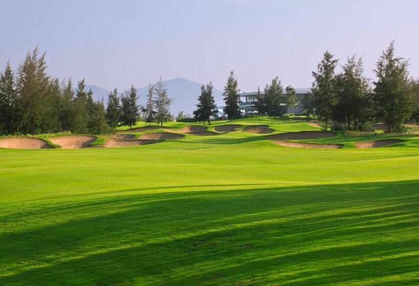 سوییت, Montgomerie Links Hotel & Villas