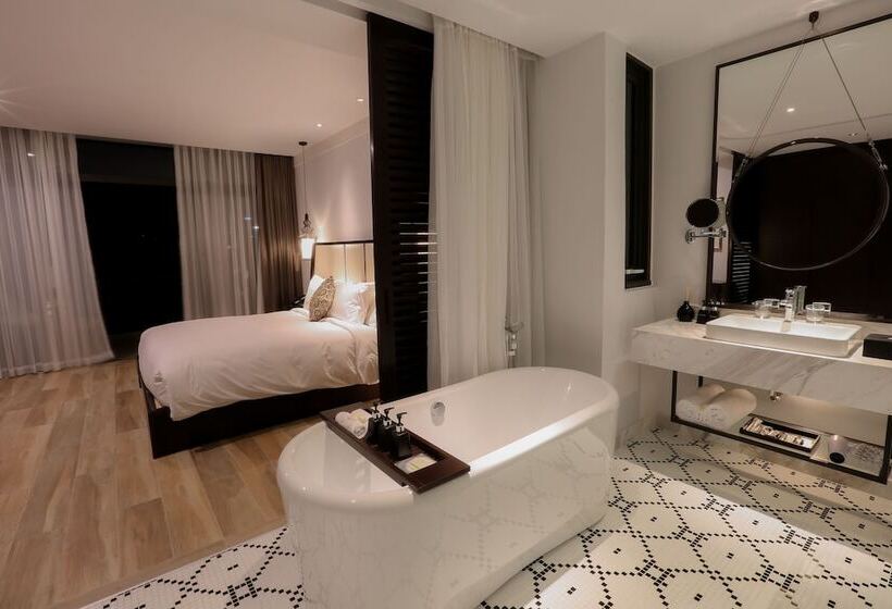 سوییت جونیور, Montgomerie Links Hotel & Villas