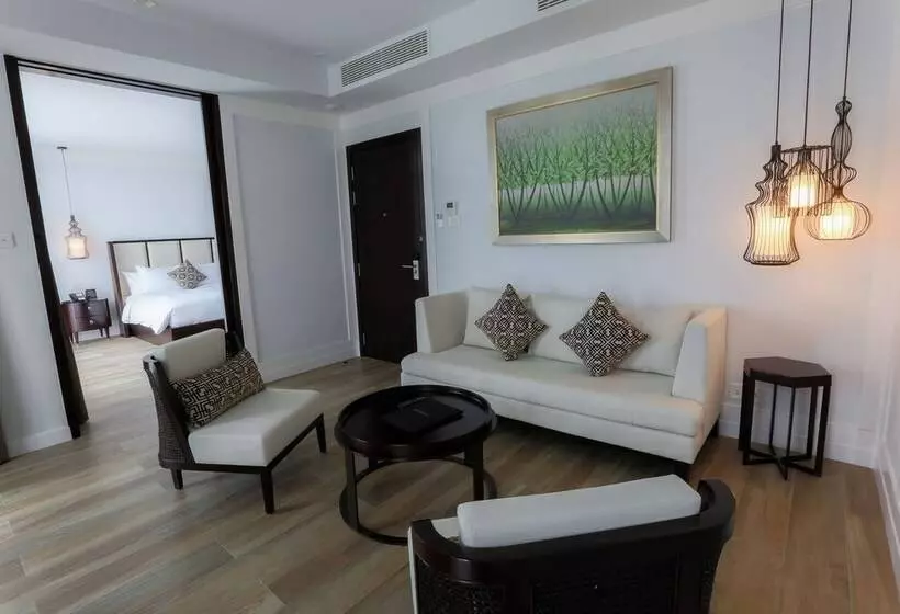 سوییت جونیور, Montgomerie Links Hotel & Villas
