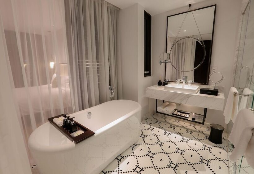 سوییت جونیور, Montgomerie Links Hotel & Villas