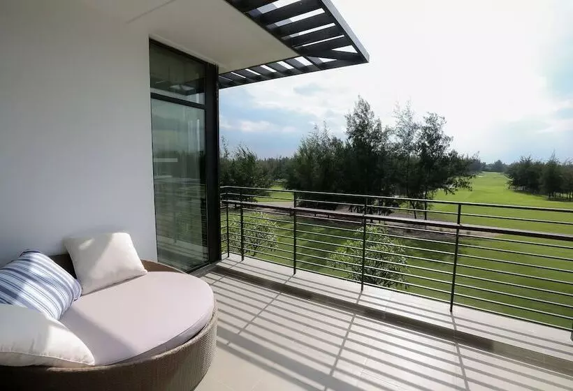 سوییت, Montgomerie Links Hotel & Villas
