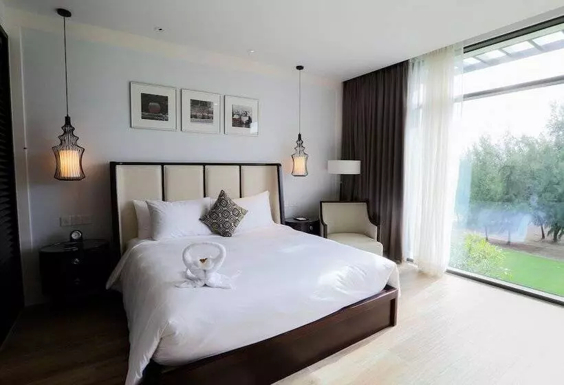 سوییت, Montgomerie Links Hotel & Villas