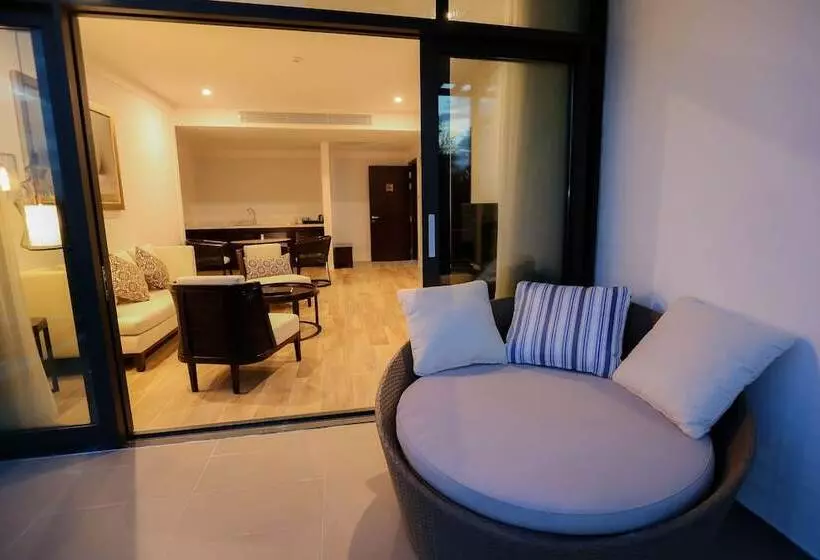 سوییت, Montgomerie Links Hotel & Villas