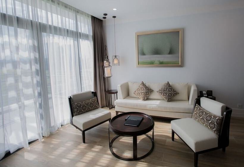 سوییت, Montgomerie Links Hotel & Villas