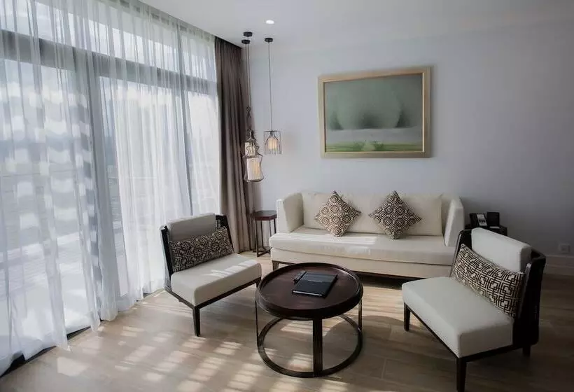 سوییت, Montgomerie Links Hotel & Villas