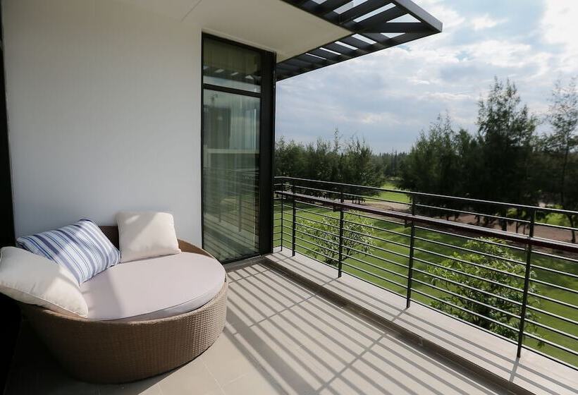 سوییت, Montgomerie Links Hotel & Villas