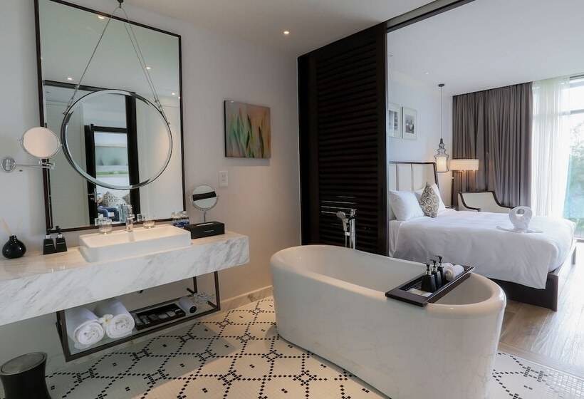 سوییت, Montgomerie Links Hotel & Villas