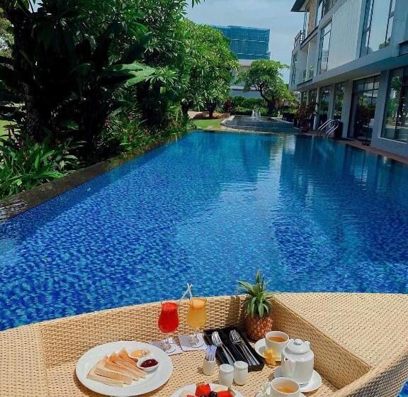 سوییت, Montgomerie Links Hotel & Villas