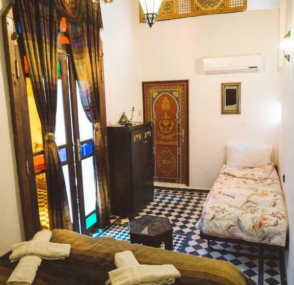 标准三人间, Dar Chrif Idrissi