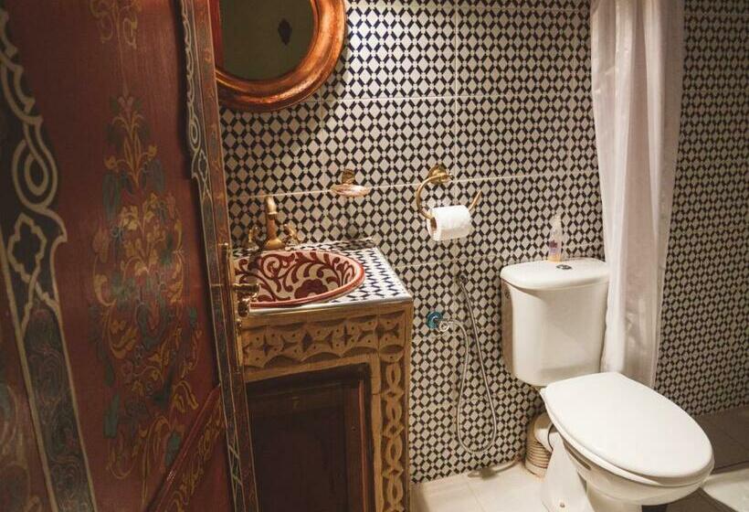 标准三人间, Dar Chrif Idrissi