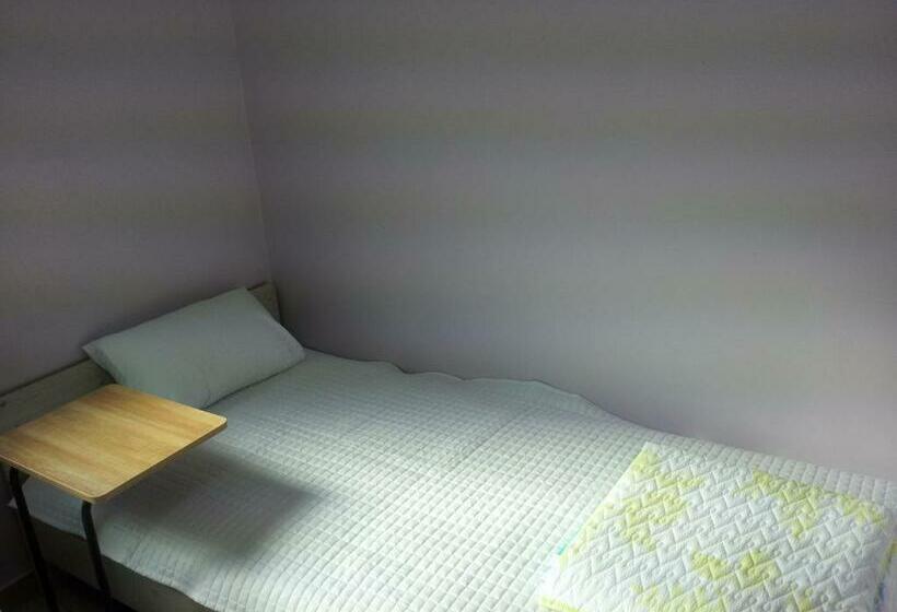 اتاق استاندارد یک نفره, Mk Liberty House