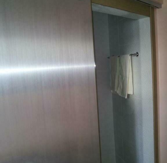 اتاق استاندارد یک نفره, Mk Liberty House