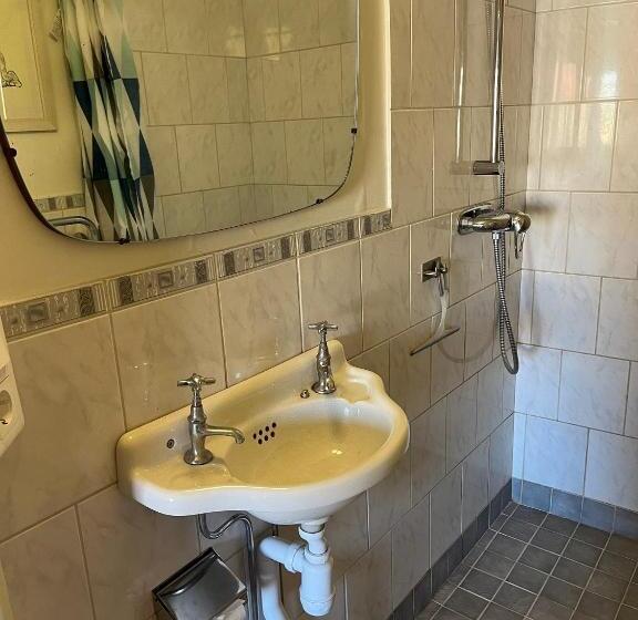 带共用浴室的标准房间, Sveriges Minsta Hotell! Hôtel Gruyère