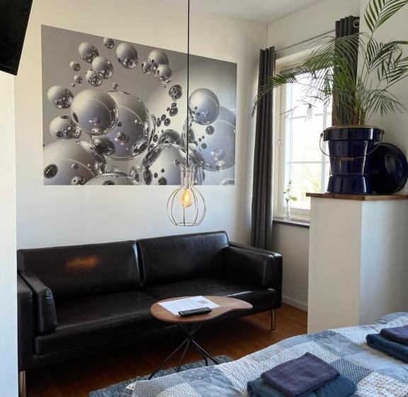 带共用浴室的标准房间, Sveriges Minsta Hotell! Hôtel Gruyère