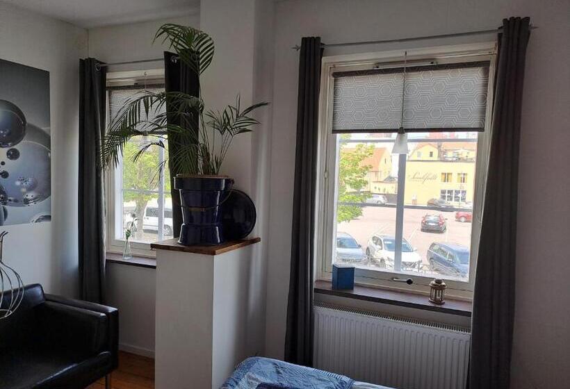 带共用浴室的标准房间, Sveriges Minsta Hotell! Hôtel Gruyère