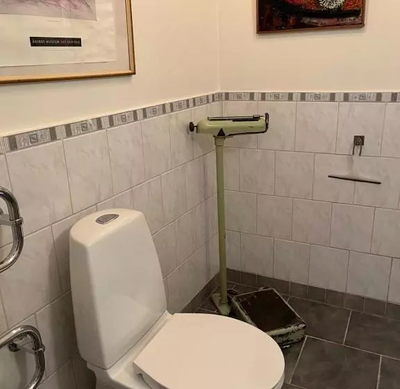 浴室共有ファミリールーム, Sveriges Minsta Hotell! Hôtel Gruyère