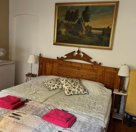 家庭房间共用浴室, Sveriges Minsta Hotell! Hôtel Gruyère